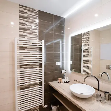 Marco Hrebienok Apartment